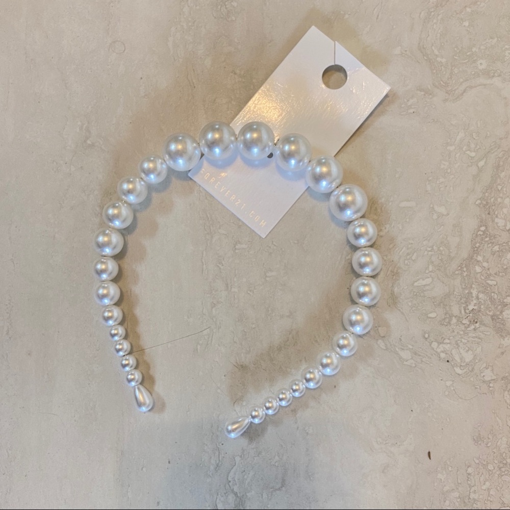 Forever 21 pearl headband